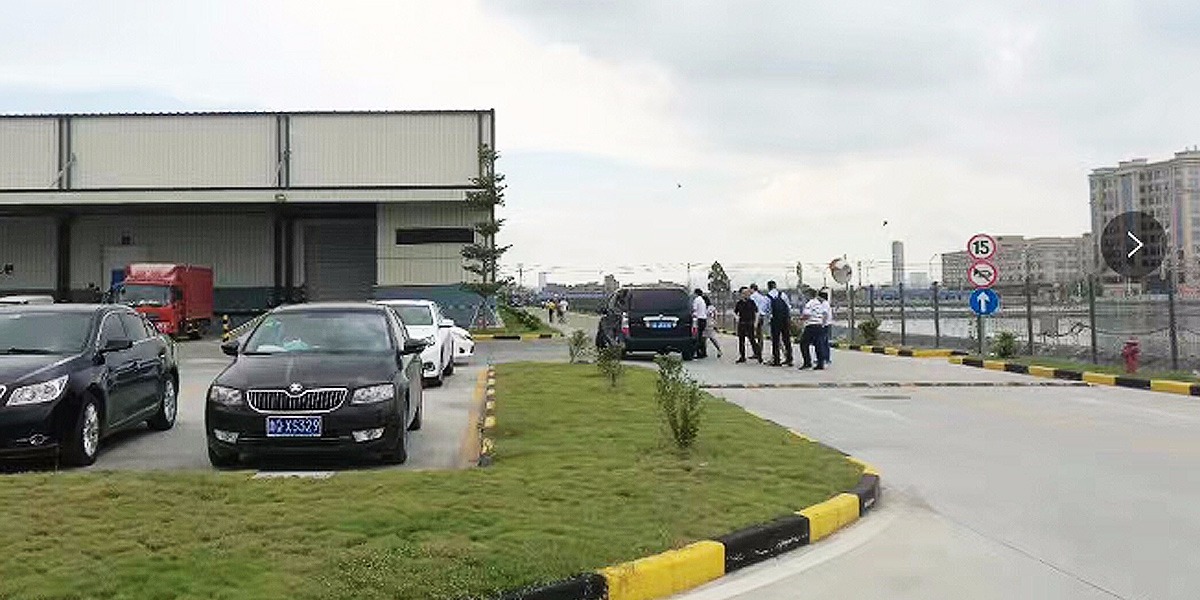 巨正源科技（項(xiàng)目?jī)?nèi)容：高清監(jiān)控系統(tǒng)、公共布線、網(wǎng)絡(luò)、電話點(diǎn)安裝）